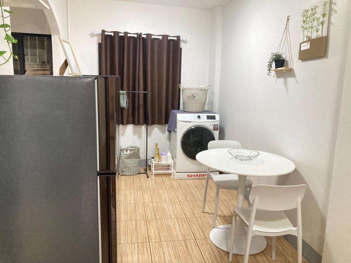 Spacious 3-storey Townhouse 6-8guests Chiang Mai