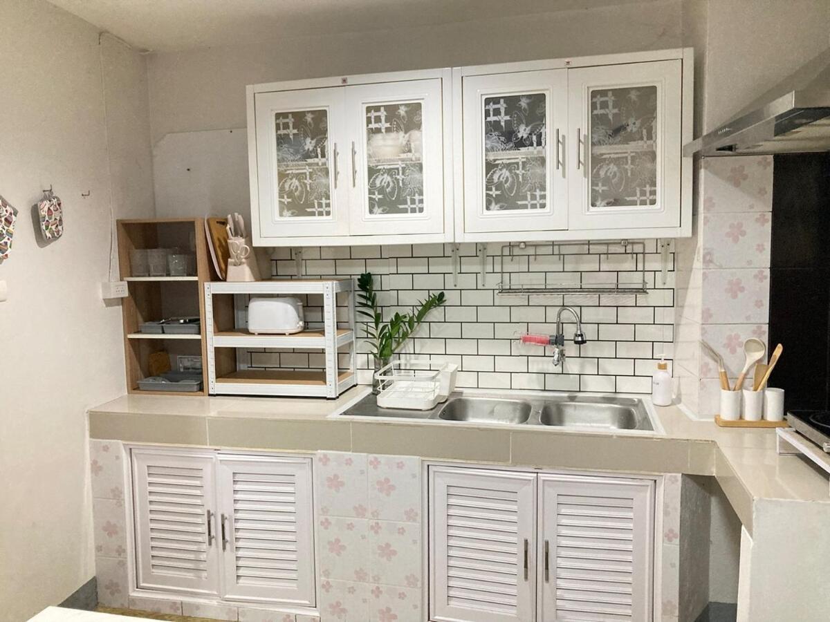Spacious 3-storey Townhouse 6-8guests * Chiang Mai