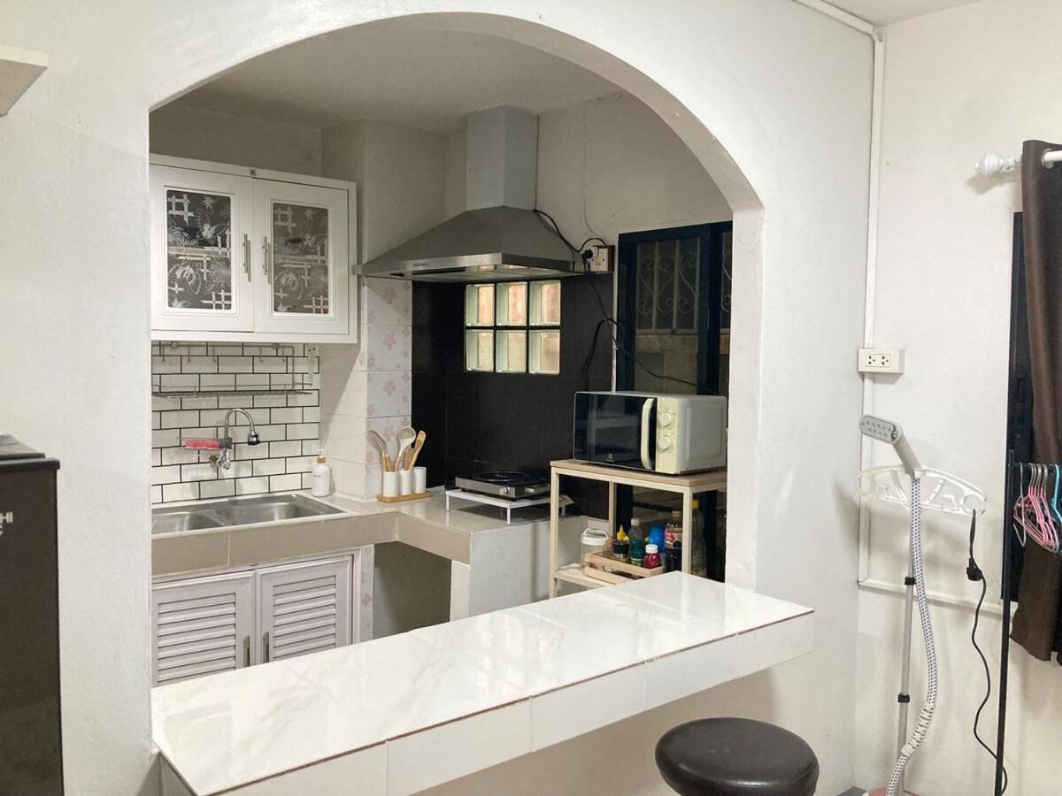 Spacious 3-storey Townhouse 6-8guests * Chiang Mai