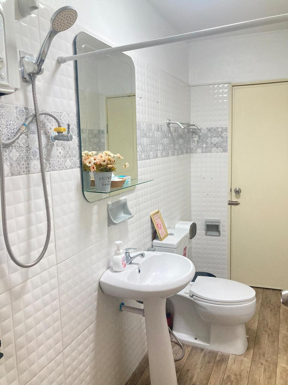 Spacious 3-storey Townhouse 6-8guests * Chiang Mai
