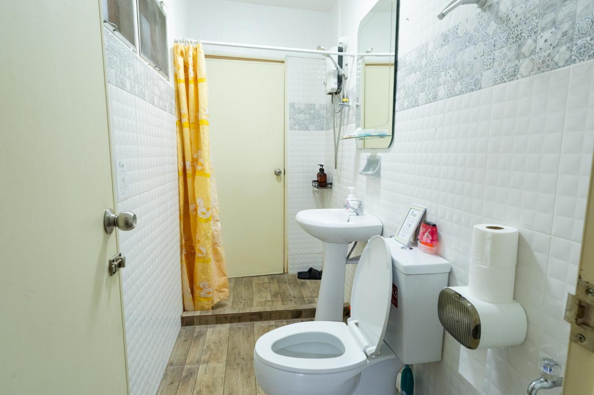 Spacious 3-storey Townhouse 6-8guests Chiang Mai